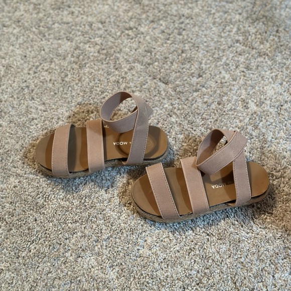 Little girls size 8 Mini Moda sandals EUC - Picture 3 of 5